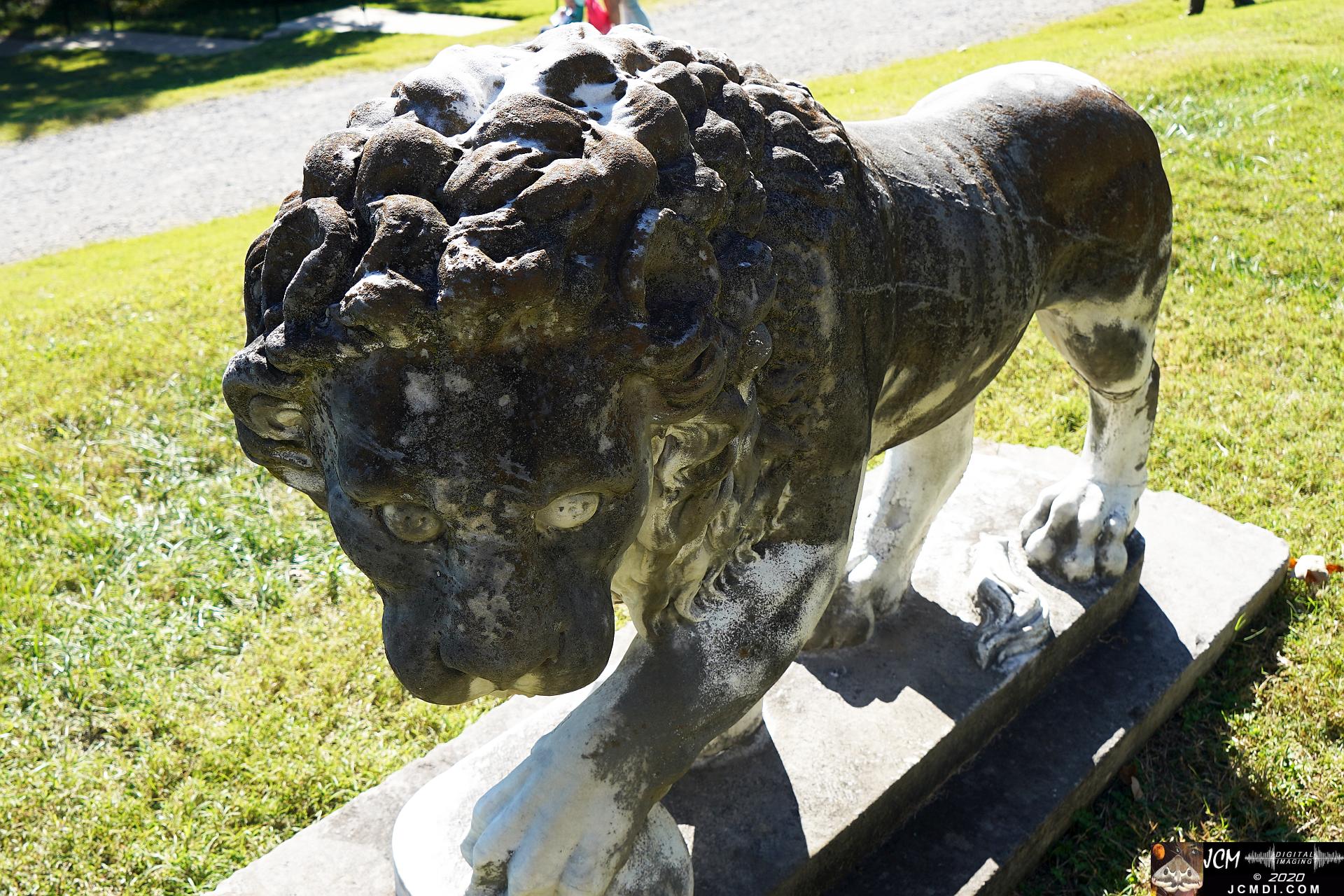 20200930 CheekWood Chihuly - Scarlet and Yellow Icicle Tower lion guard